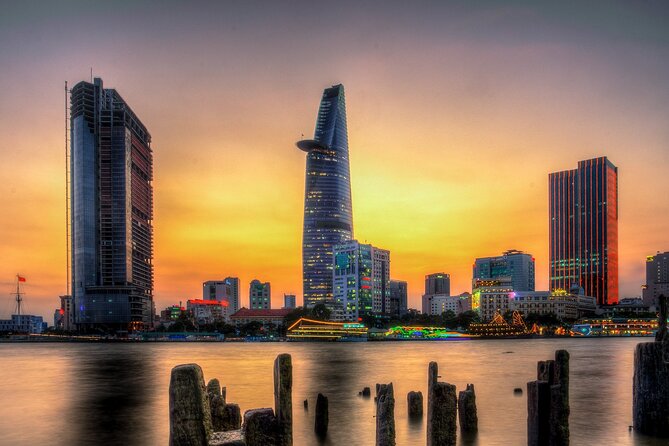Amazing night with Saigon Skydeck and local beer tasting - The beer stop: what the guide teaches (and what’s actually included)