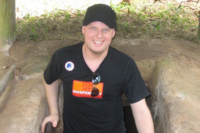 Cu Chi Tunnels half day private tour from Ho Chi Minh City - Crowds and the small footprint of the tunnels