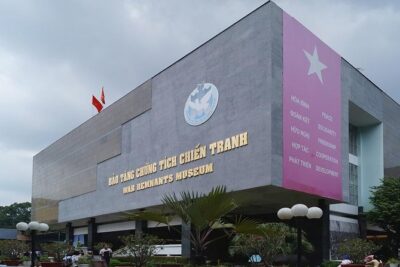 Daily Small Group Tour to Saigon City and Cu Chi Tunnels - Independence Palace in the morning: the political drama behind the walls