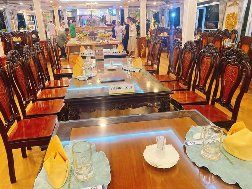 Experience Dinner On Luxury Cruise Along Saigon River - Music and flamenco: the entertainment that keeps it from feeling like just dinner