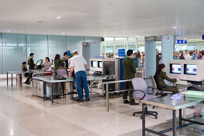 Fast Track VIP Service Tan Son Nhat Airport (Ho Chi Minh-Vietnam) - Price and logistics: is $40.60 good value for you?