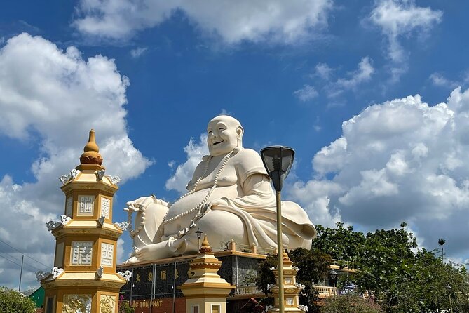 Full-Day Tour in Mekong Delta with Pick Up in Central District 1 - Con Lan honey bee farm and honey tea: a taste stop that sets the tone