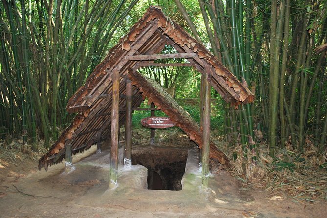 HCM City: 1-Day Cu Chi Signature Tunnels & Liberated Village - Guides and drivers: why the storytelling really sticks