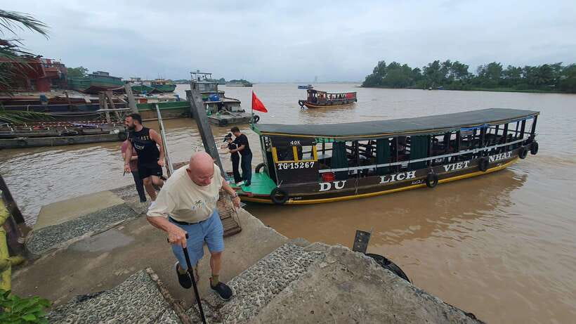 HCM: Mekong Delta Islands Boat & Tuk-Tuk Tour with Tastings - Motorboat Down the Mekong: Dragon, Phoenix, and Turtle Islands