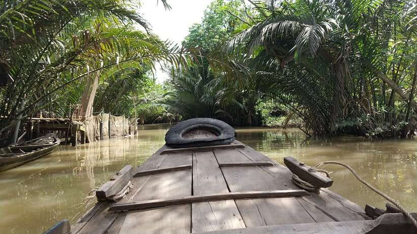 HCM: Mekong Delta Islands Boat & Tuk-Tuk Tour with Tastings - Vinh Trang Pagoda: A Quick Cultural Anchor