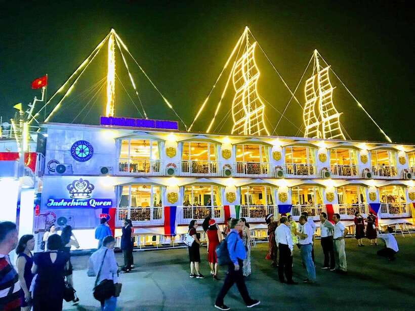 HCM: Saigon River Dinner Cruise - Optional Scooter Route: More Landmarks, More Energy