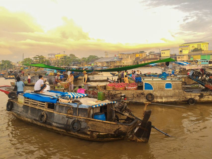 HCMC: Cai Rang Floating Market & Mekong Delta Private Tour - Sampan canals and coconut palms: watching daily life from close range
