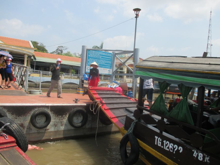 HCMC: Cai Rang Floating Market & Mekong Delta Private Tour - Bee farm stop, honey tea, fruits, and music