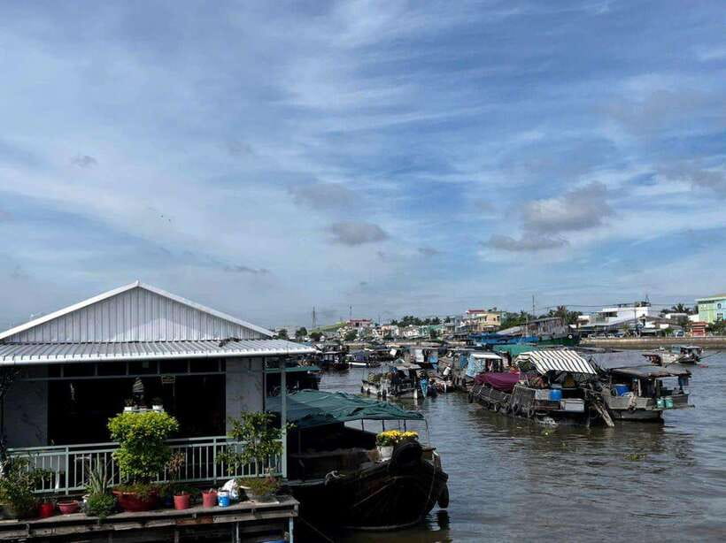 Ho Chi Minh: 1-Day Mekong Delta Tour-Floating Market & Islet - Making traditional cakes and pop rice: the hands-on souvenir you actually use