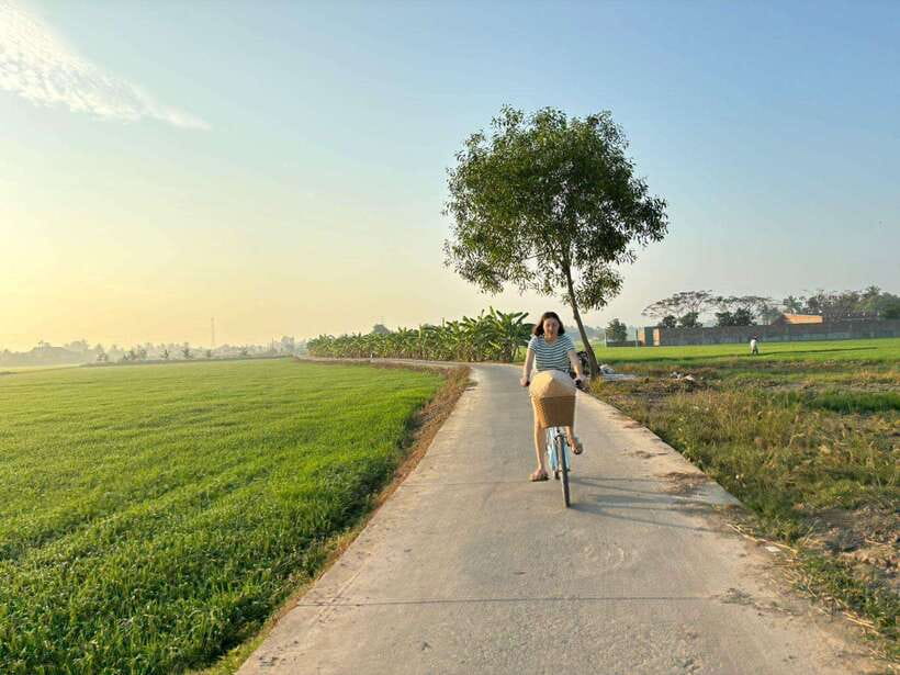 Ho Chi Minh City: 2-Day Bike & Kayak Mekong Delta Tour - Sampan Canals, Bee Farm Honey Tea, and Coconut Candy: Fun Stops With a Purpose