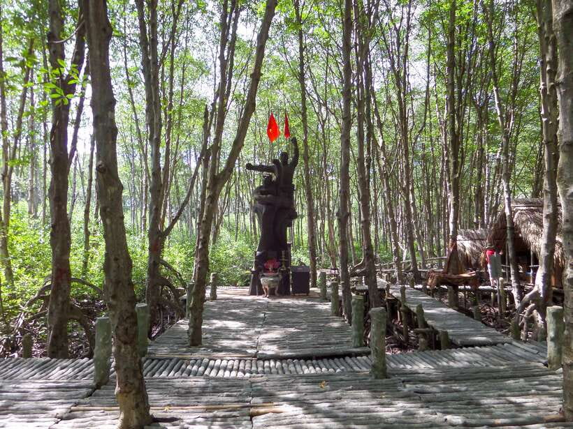 Ho Chi Minh City: Can Gio Eco Escape And Wildlife Discovery - Lunch in the middle: fuel for monkeys and history