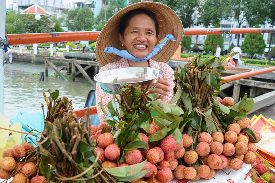 Ho Chi Minh City: Discover Mekong Delta & Coconut Village - Vinh Trang Pagoda: A Peaceful Cultural Reset