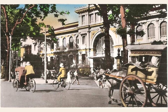 Ho Chi Minh City: Highlights & Hidden Gems - Free Walking Tour - People’s Committee Building and the Ho Chi Minh Statue
