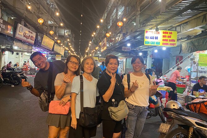 Ho Chi Minh city: Michelin-Recognized Food Tour with Local Expert - English-speaking guides that make the food make sense