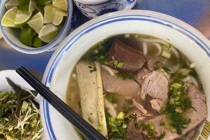 Ho Chi Minh city: Michelin-Recognized Food Tour with Local Expert - Helpful ways to enjoy it without overthinking