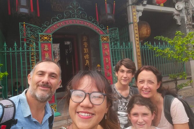 Ho Chi Minh City private walking tours with young local volunteers - Private walking with young volunteers: what that changes on the street