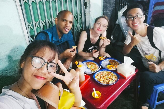Ho Chi Minh City private walking tours with young local volunteers - District 1: Independence Palace, Notre Dame, Central Post Office, and more