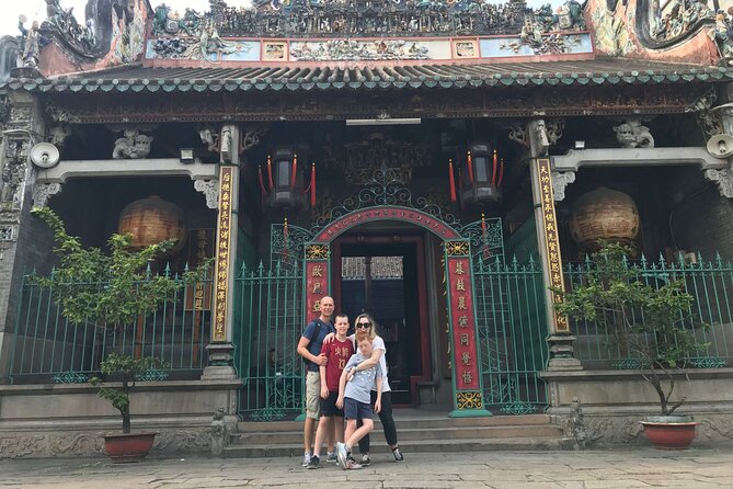 Ho Chi Minh city Sightseeing or Midnight nightlife by motorbike - Evening or morning: how the vibe changes your photos and your energy