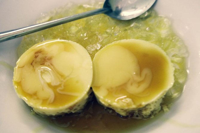 Ho Chi Minh City: Street Food Walking Tour with 12 Tastings - The guide factor: why Jus-style hosting changes everything