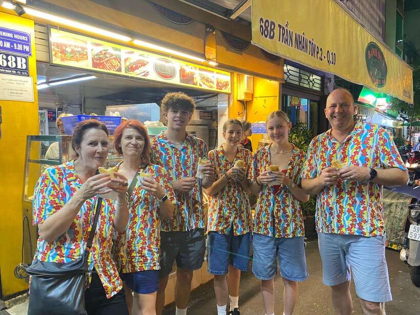Ho Chi Minh City: Walking Food Tour with 13 Tastings - The Evening Route: District 3, District 10, and Market-Edge Street Life