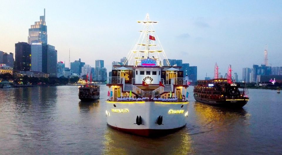 Ho Chi Minh: Private City Tour and Dinner Cruise with Buffet - Saigon at Night Starts on Two Wheels