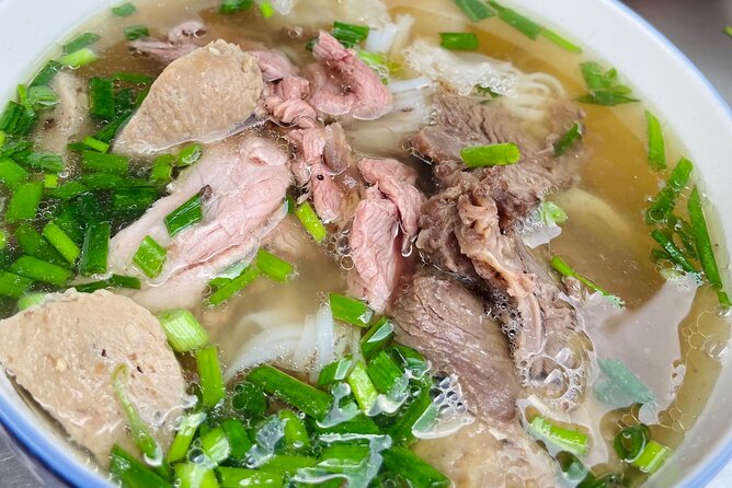 Ho Chi Minh/Saigon Zero Tourist Food Tour - The food stops: from wholesale fruit to “Labyrinth of Eight”