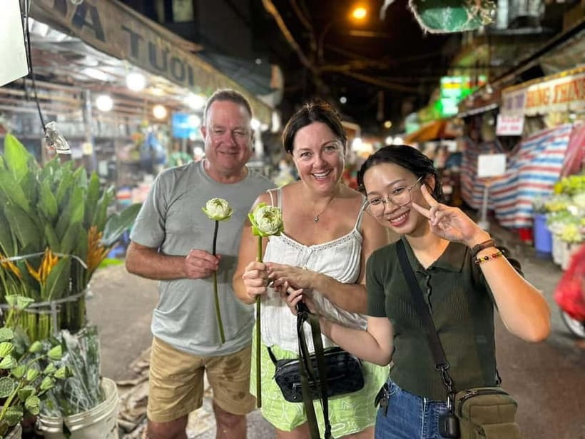 Ho Chi Minh: Street Food & Sightseeing Tour with Local Guide - Pickup in Districts 1, 3, 4, 5: fewer delays, more eating
