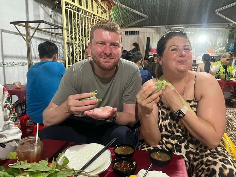 Ho Chi Minh: Street Food & Sightseeing Tour with Local Guide - District 10: scenic views and another tasting round