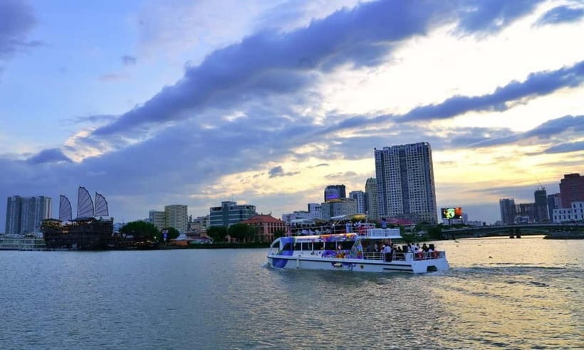 Lively Saigon River Sightseeing Cruise + Guided Walking Tour - From Walk to Boat: The Escort and the Pier Timing That Saves You