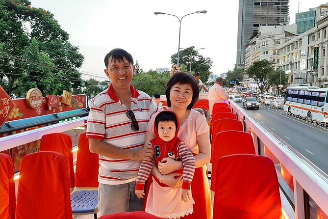 Night Bus Tour in Ho Chi Minh City - The audio guide: the helpful part, and the part to watch