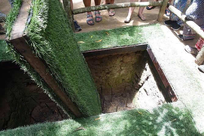 Private Cu Chi - Ben Duoc Tunnels & Liberated Area (Day Trip) - Comfort and safety: who should think twice about tunnel crawling