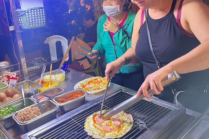 Private Street Food Discovery by Cyclo at Night in Ho Chi Minh - Cyclo at night in Ho Chi Minh: why this format works