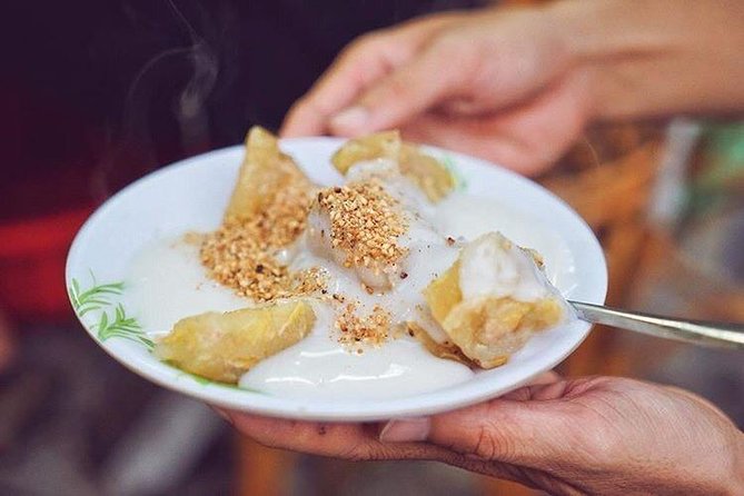 Private Street Food Tour by Motorbike/Car with Local Students - What the Student Guides Add Beyond the Menu