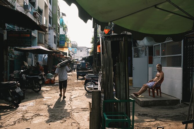 Private Sunrise Photography Tour - Down in Chinatown - Stop 2: Phố Tau Sai Gon (Chợ Lớn, Quận 5) for alleyway storytelling