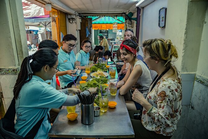 Saigon After Dark With Seafood, Beer & Live Music Bar - Ho Thị Kỷ Flower Market: the biggest flowers stop in the city
