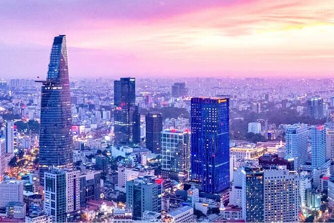 Saigon After Dark With Seafood, Beer & Live Music Bar - Bún Bò Xưa: the noodle stop that sets the whole tone