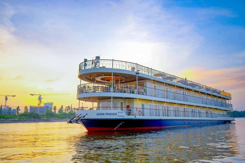 Saigon Dinner On Cruise Tour With Private Table - Ship comfort: old boat worries vs. the overall mood
