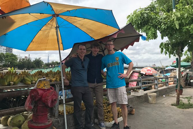 Saigon Slum tour and Saigon Chillspots by motorbike/ Aodai rider - Old apartment buildings and what they teach you fast