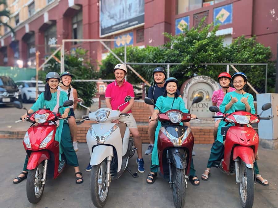 Saigon: Street Food Tasting & Sightseeing Tour by Motorbike - Scooter logistics in Saigon: meeting point, pickup zones, and ride reality