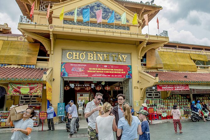 Small-group Saigon City Tour: 1-day Must-See Icons & Cyclo Ride - Emperor Jade Pagoda: atmosphere, statues, and quiet intensity