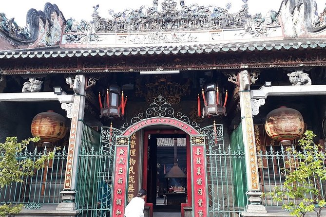 Small-group Saigon City Tour: 3-Hour Cyclo Ride to Hidden Stories - Stop 2: Ba Thien Hau Temple in District 5 China Town