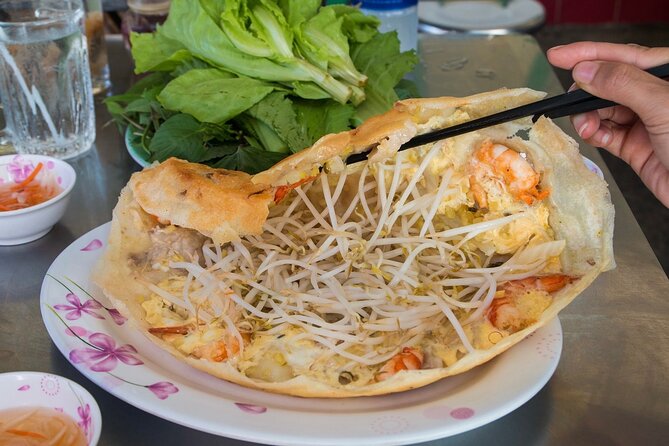 Super Niche Walking Street Food Tour in Ho Chi Minh City - Phố Tau Sai Gòn (Chợ Lớn, District 5) and the Banh Mì You Want