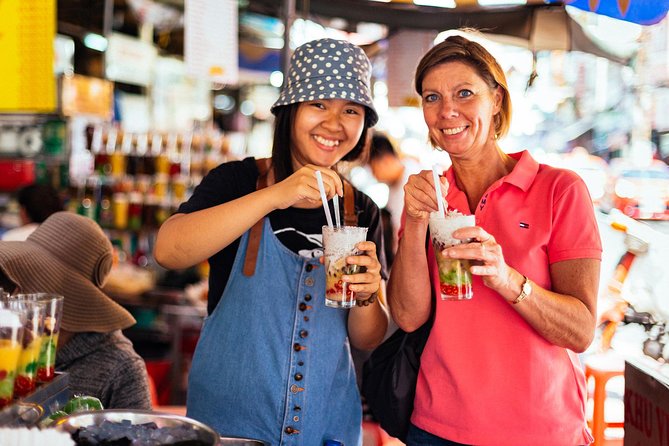 The 10 Tastings of Ho Chi Minh City With Locals: Private Street Food Tour - Mariamman Hindu Temple: a calm break mid-snack
