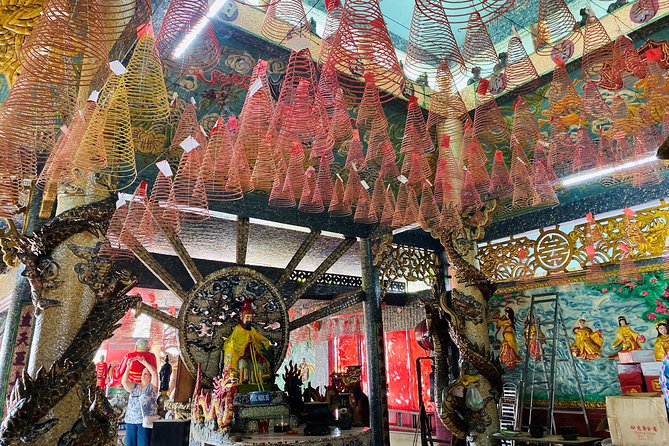 VIP Tour in Dragon Floating Temple sightseeing by SpeedBoat - Timing and packing: morning vs afternoon, rain or sun