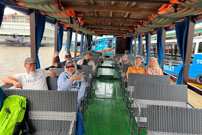VIP Tour: Mekong Delta 1 Day | Option: Better Lunch - Guide quality and pacing: what to look for (especially in photos)